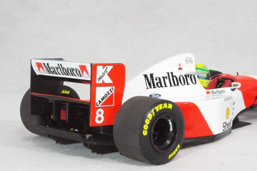 Amazon.co.jp: 1/18 マクラーレン MP4/8 / A.セナ 1993 日本 GP